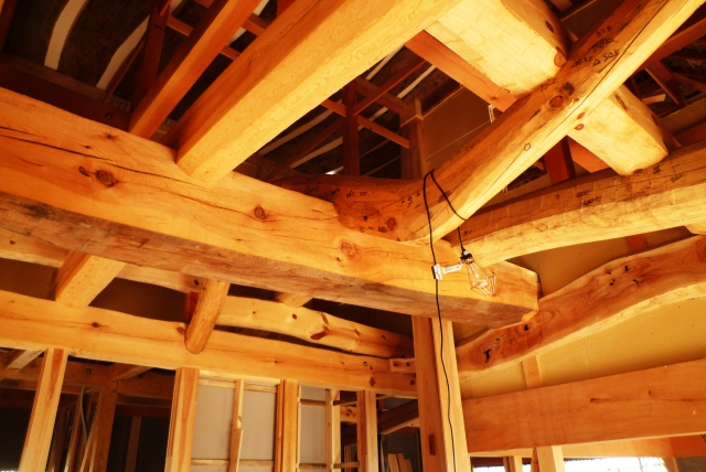 木材で作られた天井