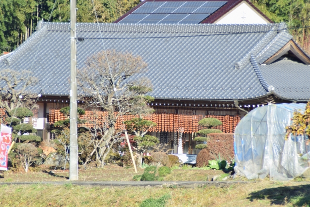 広い古風な一軒家外観