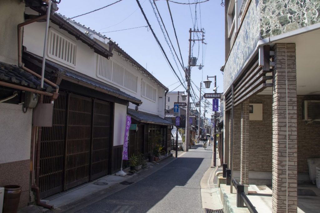 住宅街の歩道