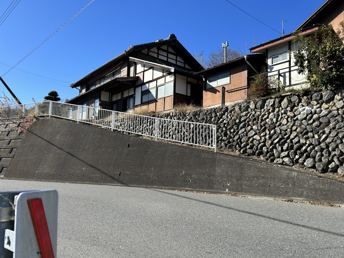 <strong>埼玉県秩父郡皆野町野巻</strong>