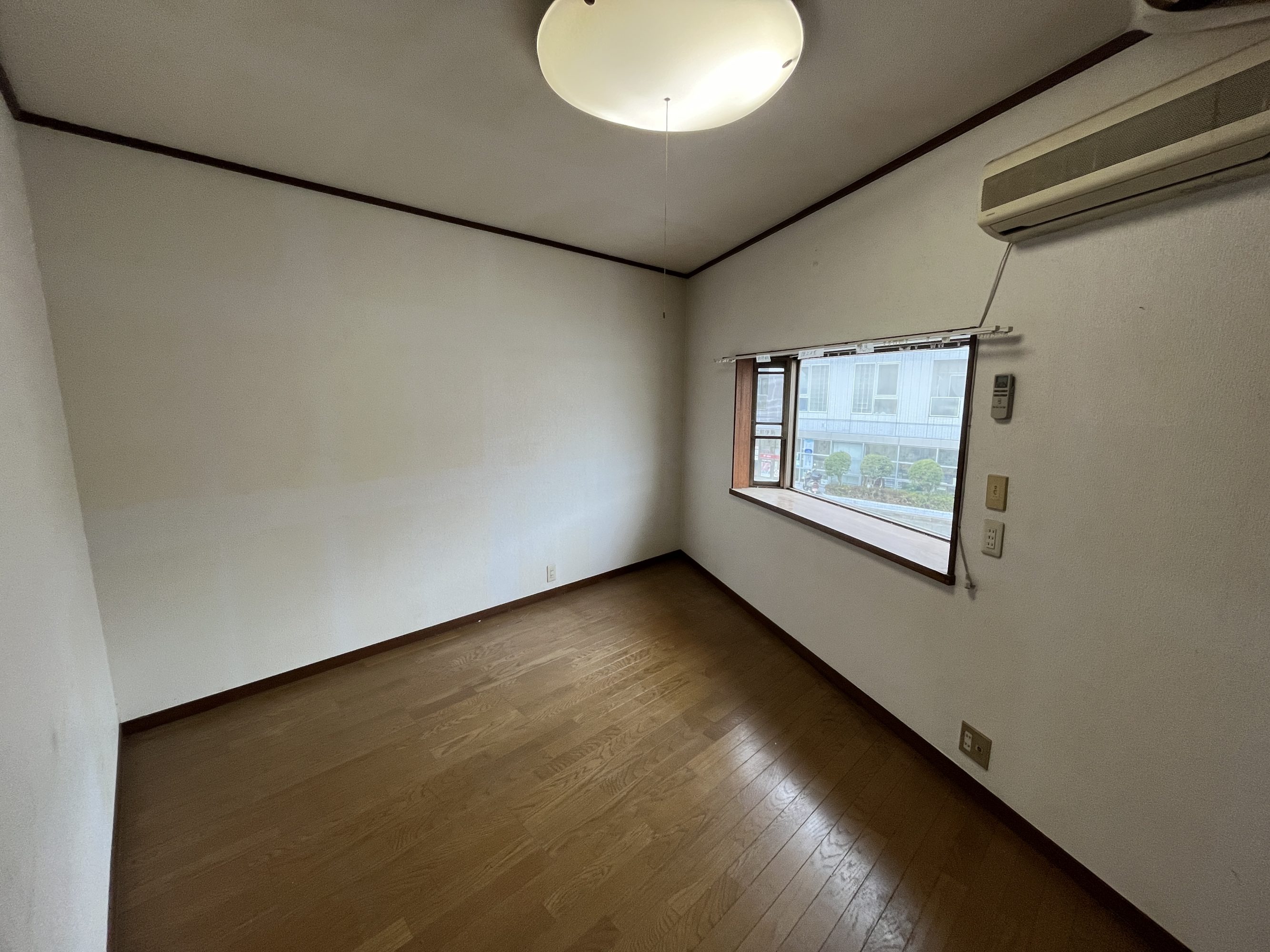 commercial 本町二丁目