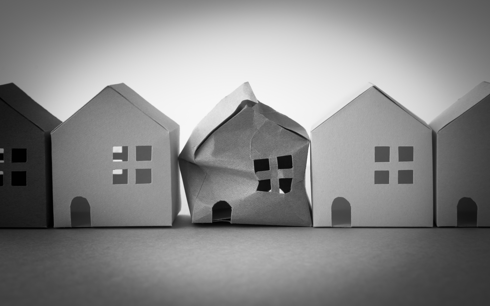 訳あり物件とは？種類・価格・リスクと安全な取引方法を徹底解説｜空き家売買にも対応
