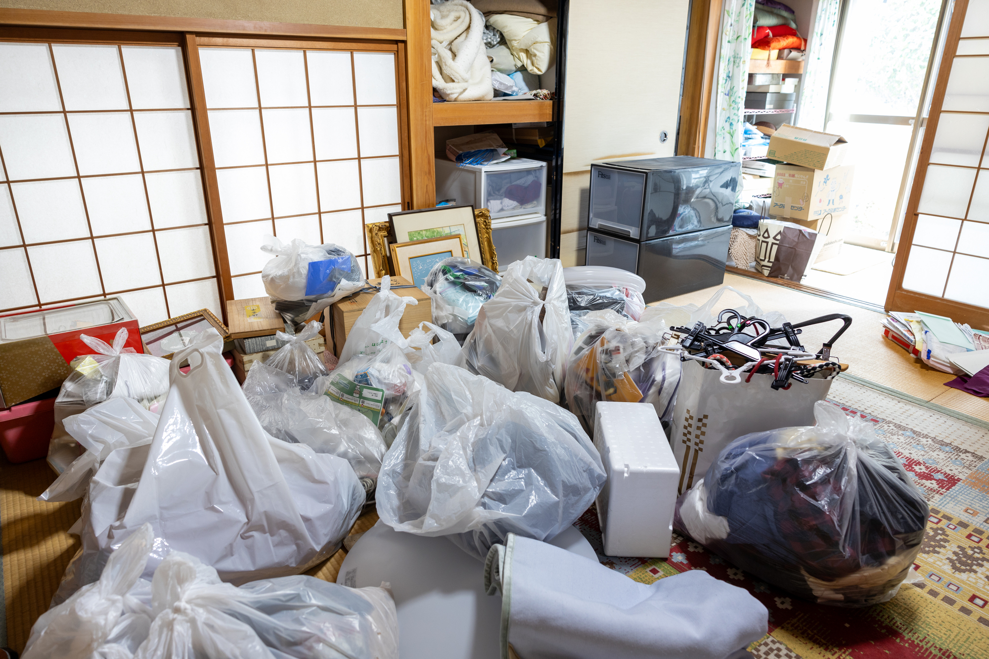 実家の片付け費用の相場は？業者の選び方と安く抑えるコツ