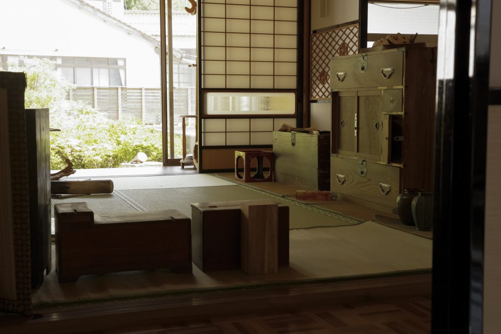 和室に残された遺品と片付け