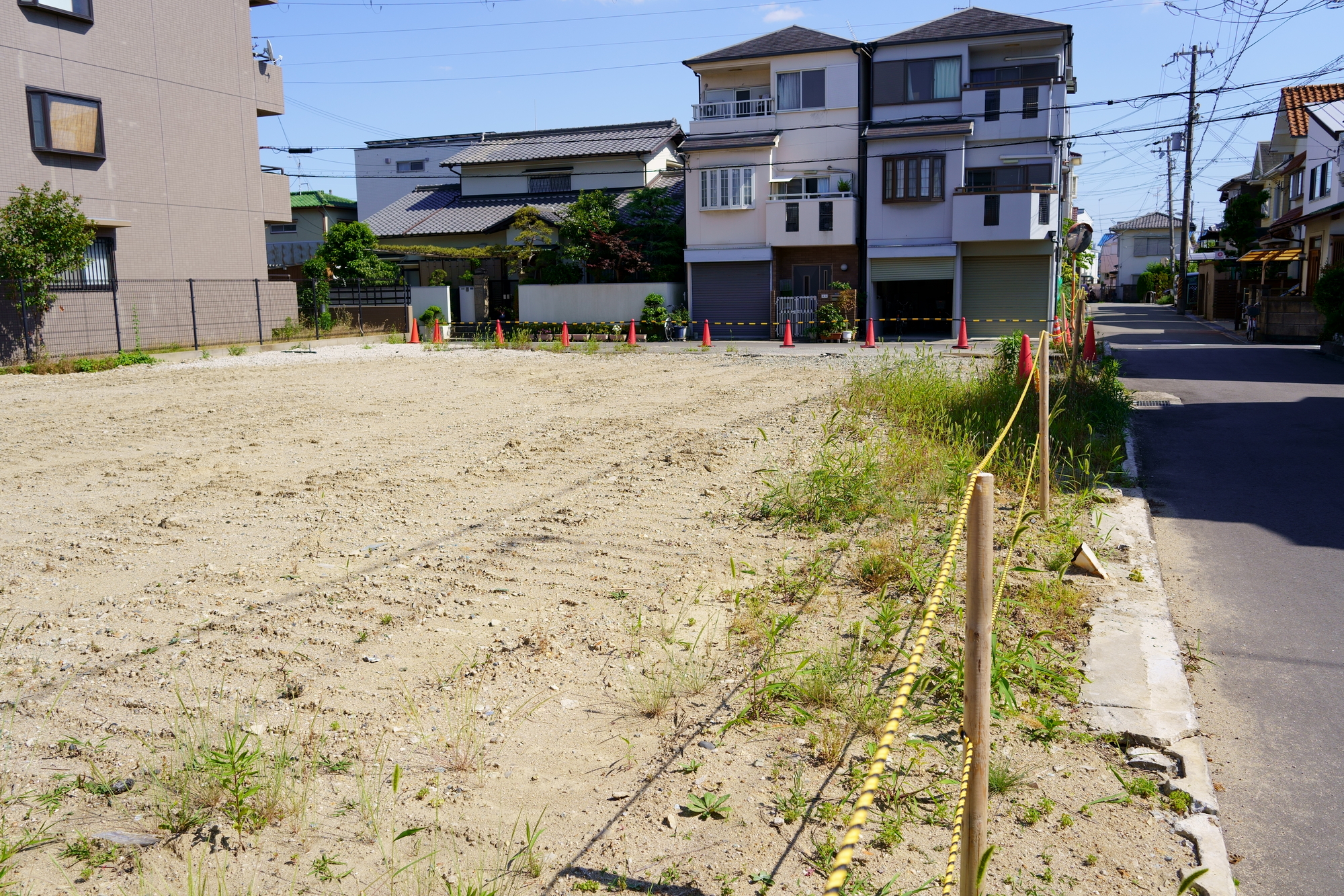 【雑種地 徹底解説】地目変更、税金、宅地との違い、不動産登記の注意点