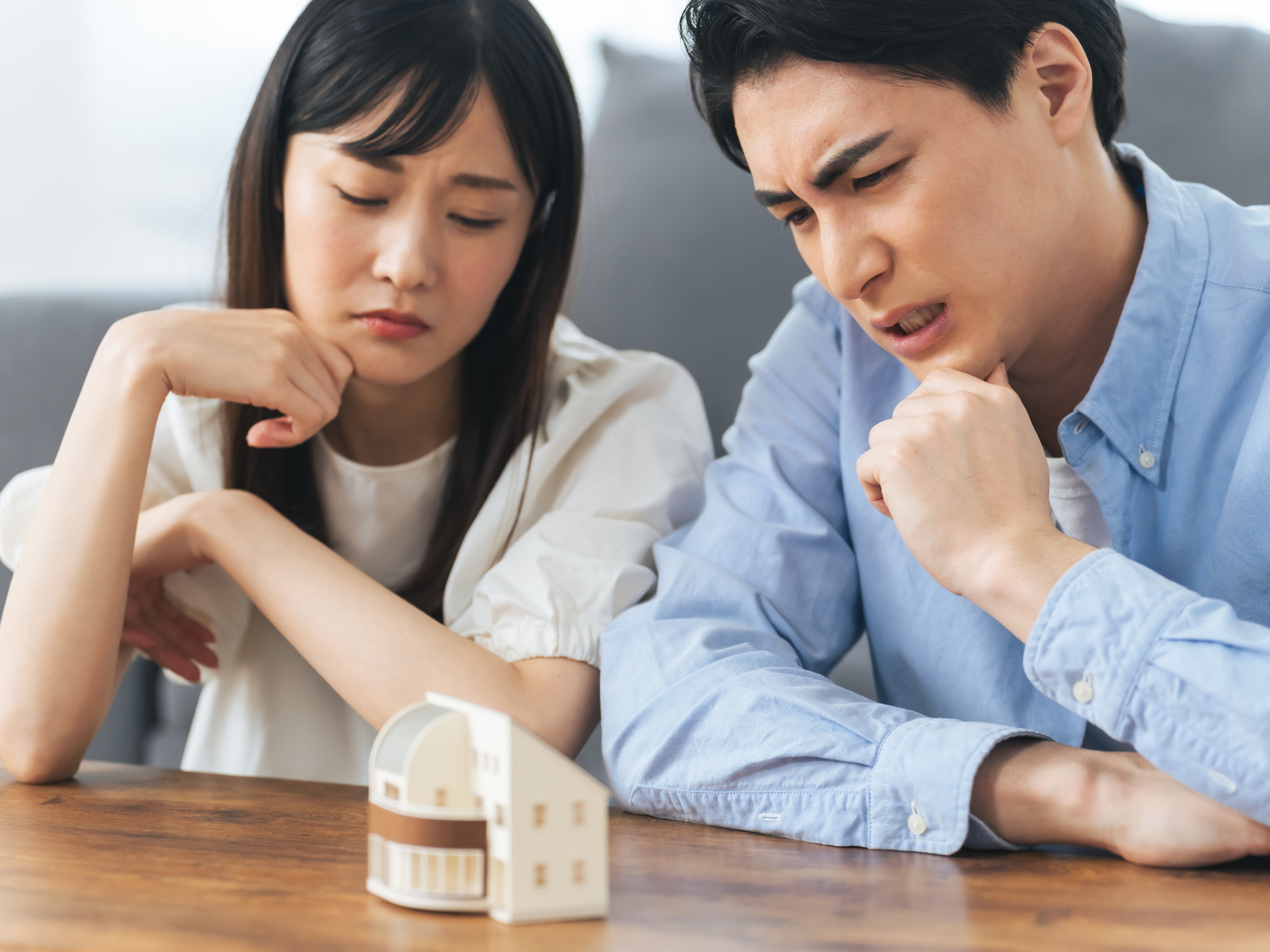 不動産投資に住宅ローンは使える?バレた際のリスクや投資用ローンへの借り換えを解説