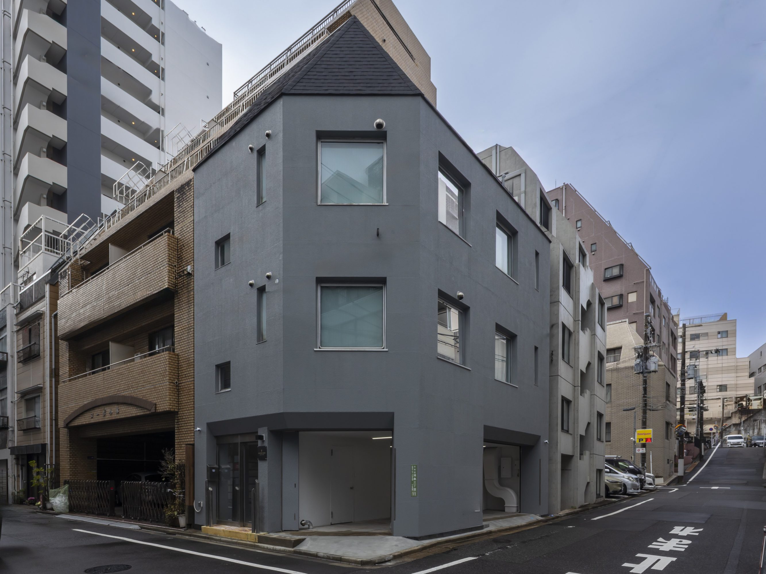 【3/16リリース配信】文京区湯島にある築50年を超える4階建ての空き家物件を宿泊施設「BISK PARK YUSHIMA」として再生！